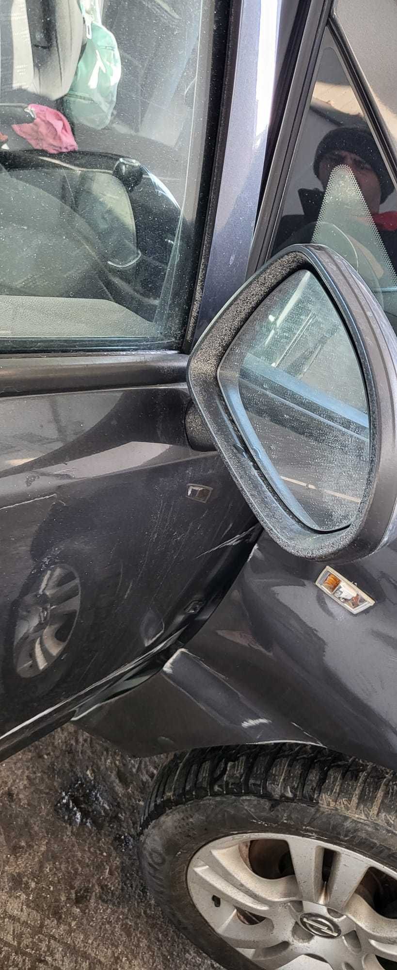 Oglinda dreapta electrica opel corsa d 2011