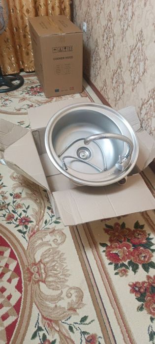 Yangi kranli dumaloq oshxona rakvinasi – to‘liq komplekt