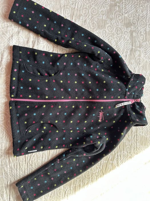 Продавам поларче на Trespass за момиче