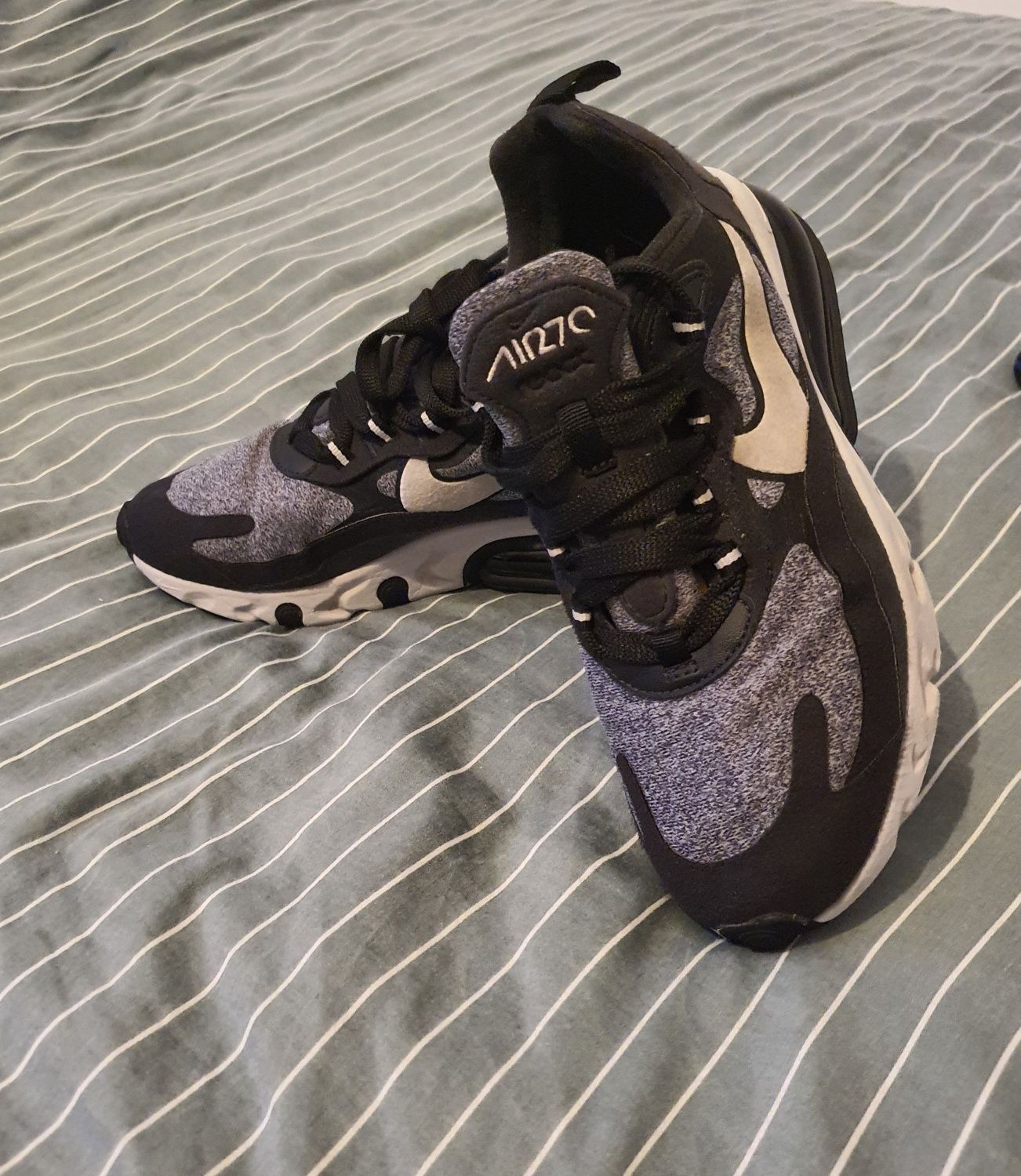 Adidasi Nike Air Max 270 React marimea 36
