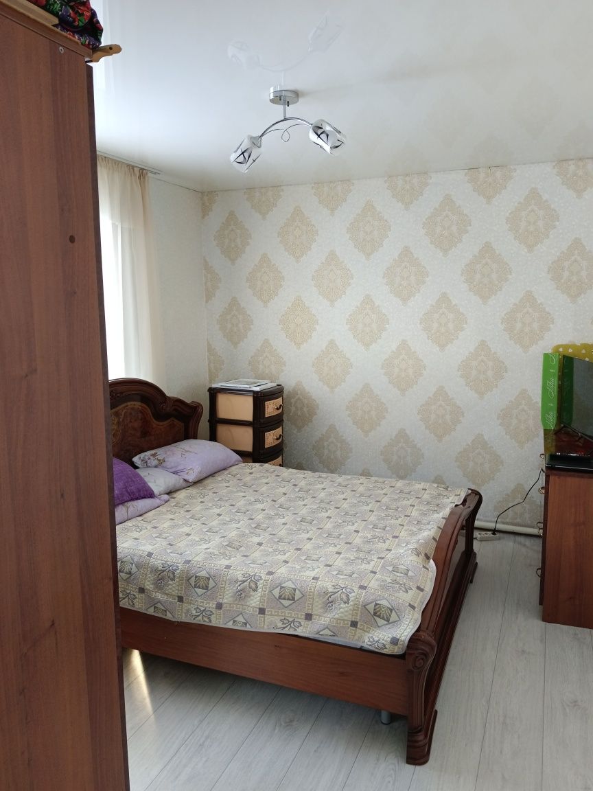 Срочно продам 4-х комнатную квартиру в 2-квартирном доме