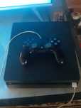 В хорошем состоянии Ps4 slim 1tb  ver9.00 goldhen