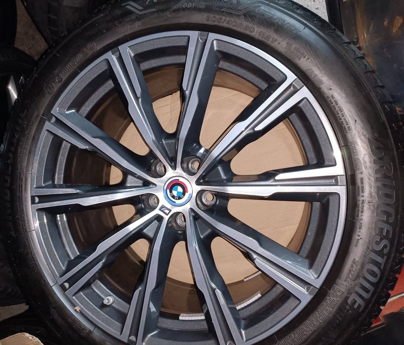 Оригинални джанти с гуми летни за BMW X5 X6 G05 G06 дот 2022г
