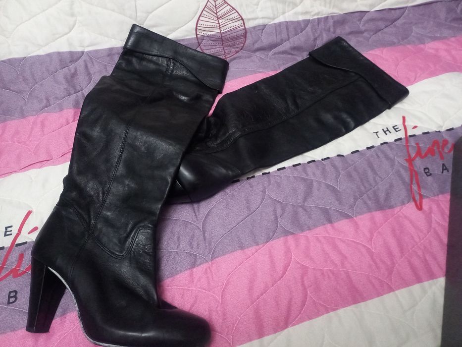 Продаются сапоги коженые на каблуке