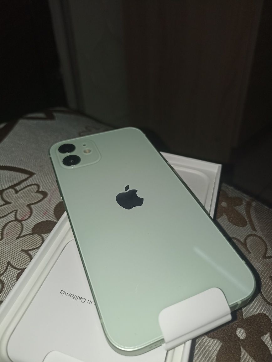 Iphone 12  новый