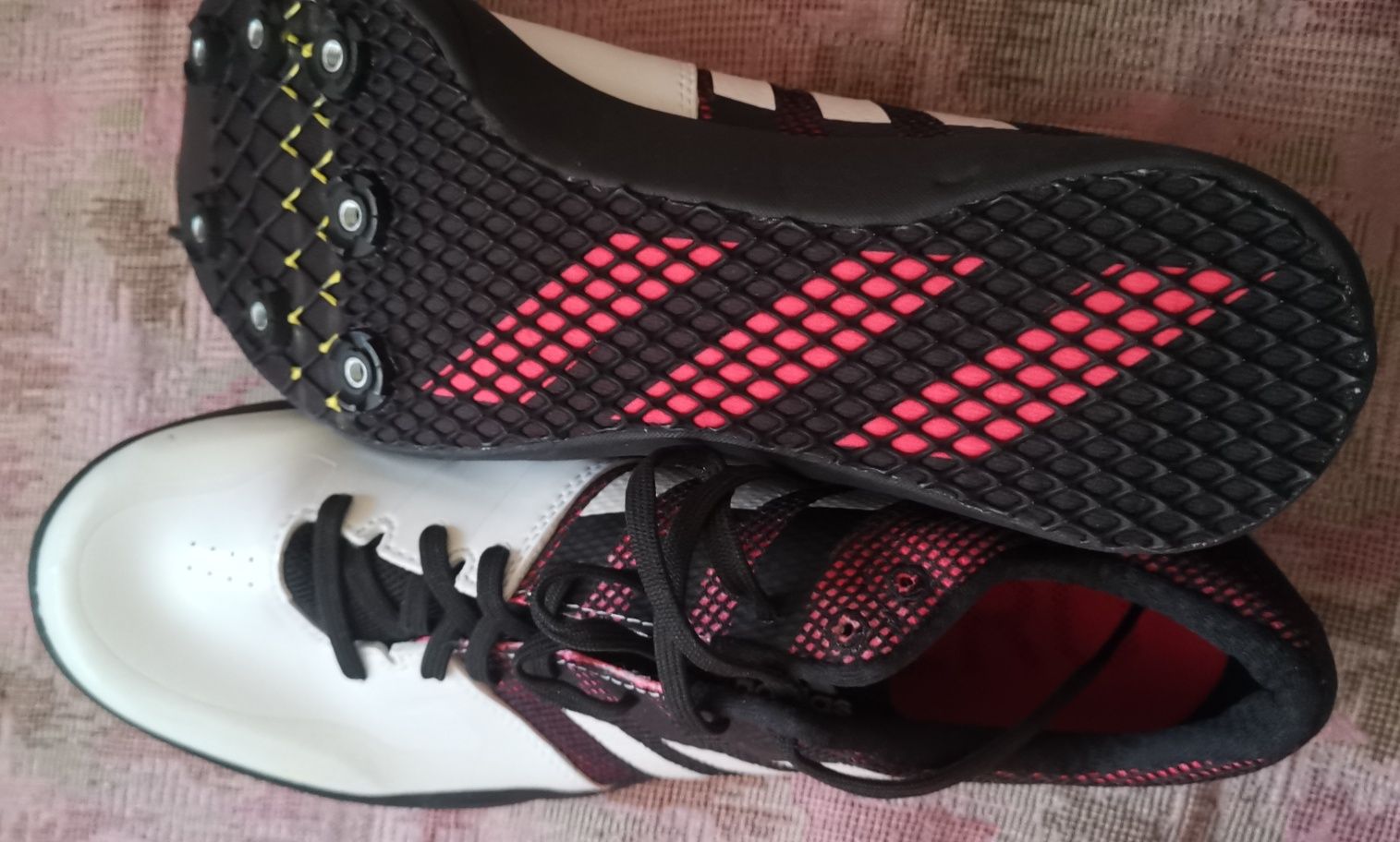 Нови, Оригинални Шпайкове Adidas, за скокове и спринт
