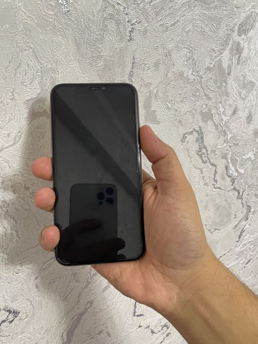 iPhone Xs sotiladi. Holati edial. Faqat Faceid ishlamaydi.