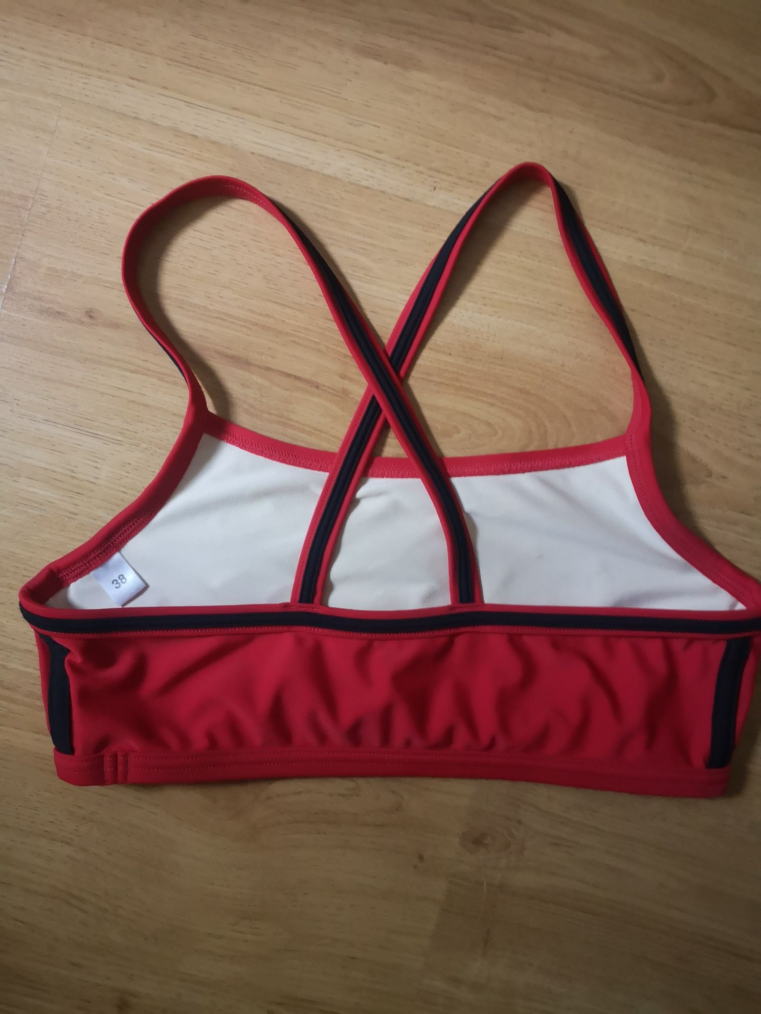 Bustiera sport Adidas pt femei, marime 38