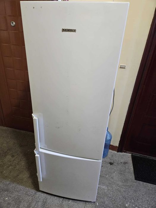 Подарявам Хладилник Самсунг