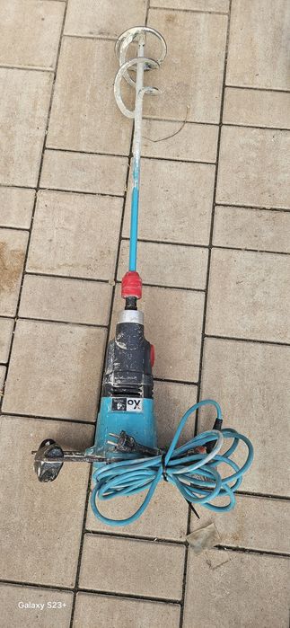 Milwaukee  dewalt  hilti