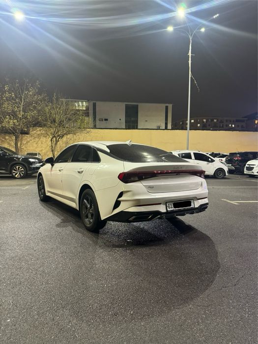 Kia K5 1- pazitsiya 2022 yil