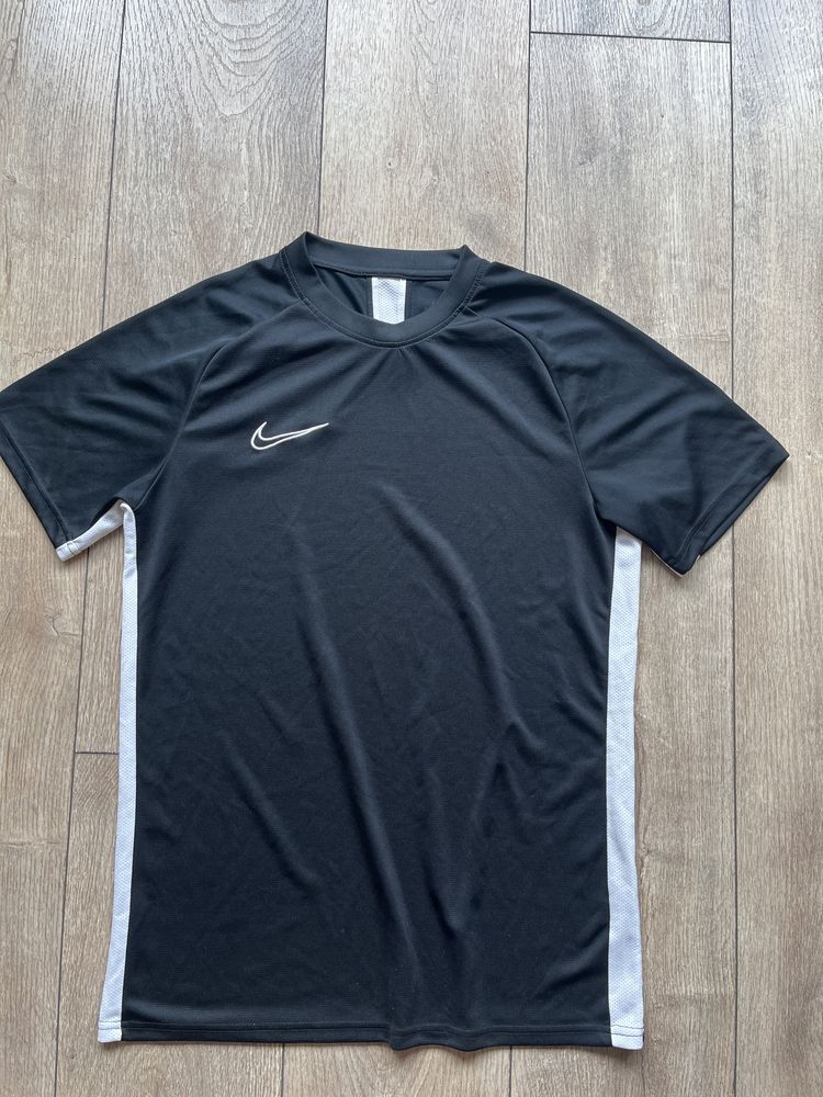 NIKE Dri-Fit -  размер М / Оригинал