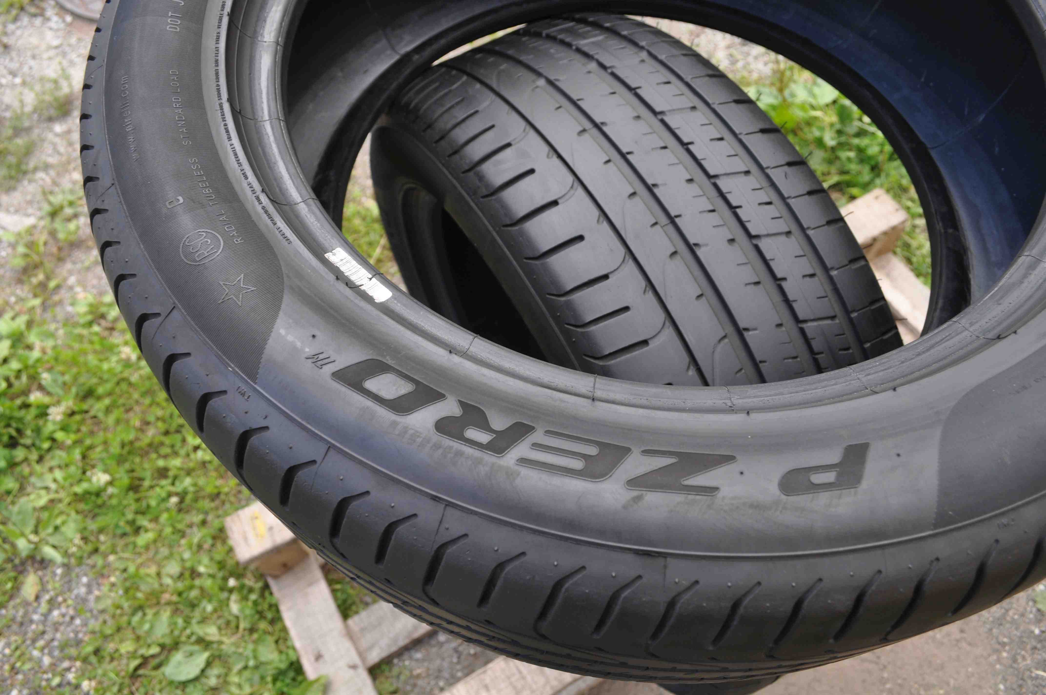 SET 2 Anvelope Vara 245/50 R18 PIRELLI P ZERO 100W - Runflat