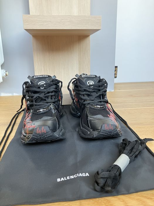 Balenciaga runner graffiti