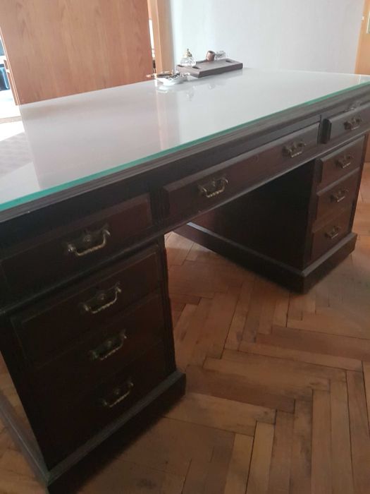 Vând birou și scaun vintage lemn masiv nuc