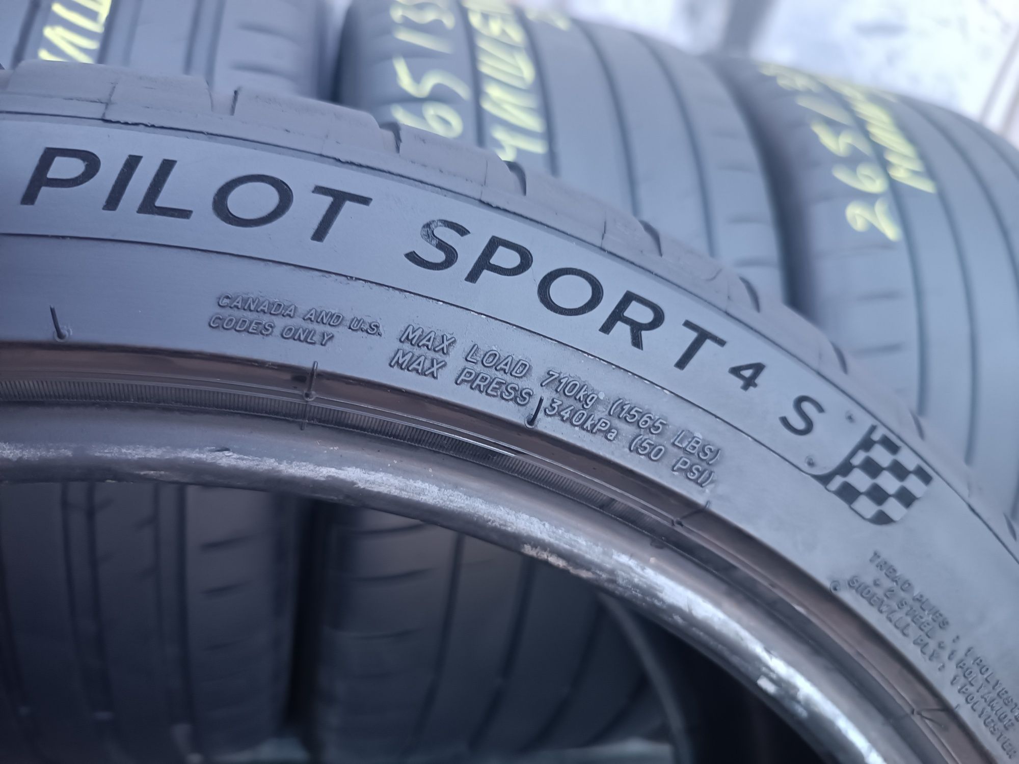 235/40/19 и 265/35/19 Michelin