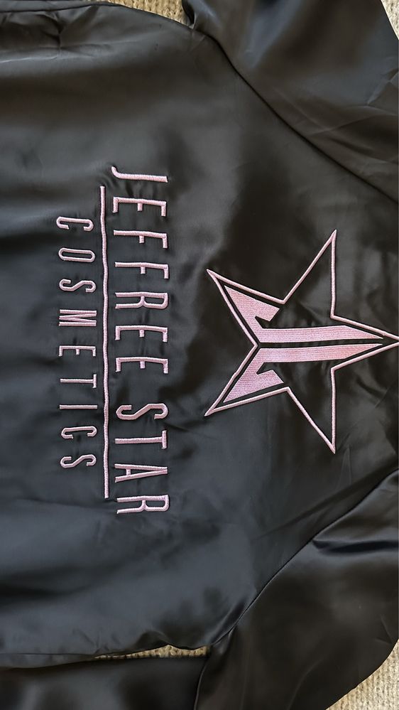 Дамски бомбер Jeffree Star Cosmetics размер XS