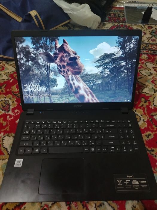 Acer aspire 3 ddr4 x 64 CORE i3