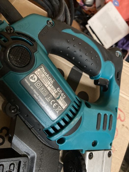 Masina de insurubat fara impact Makita 6842 470 W