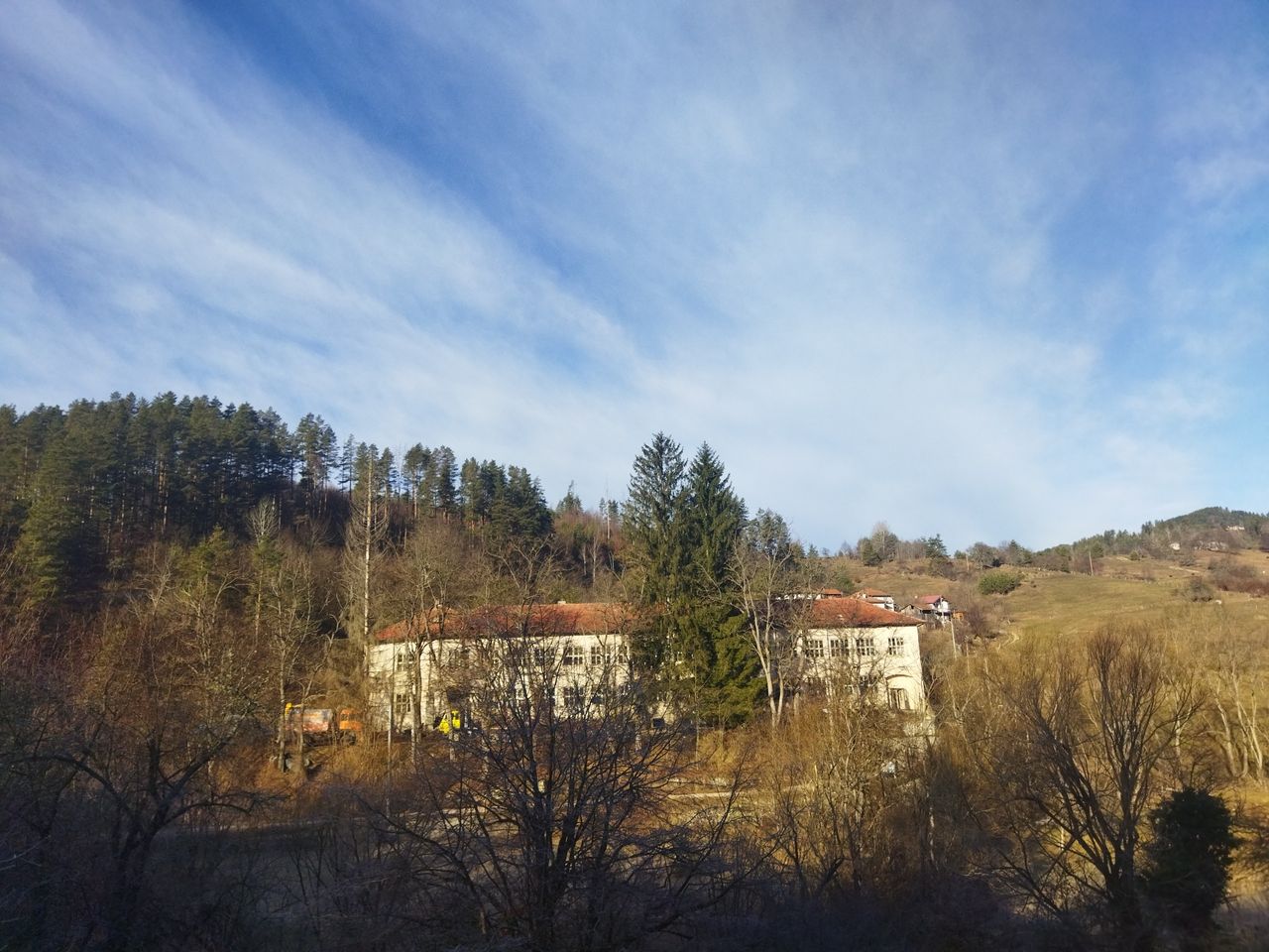 Продава се Хотел в с. Полковник Серафимово, Област Смолян - 1500 кв.м за 94 €/кв.м - Снимка #1
