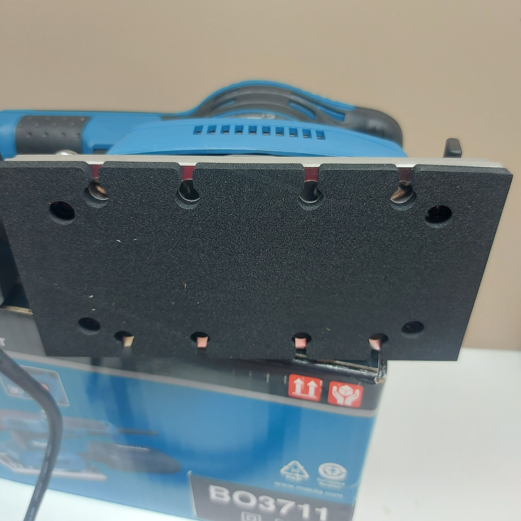 Нов виброшлайф Makita BO3711