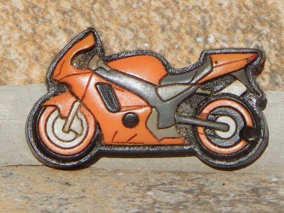 Breloc sub forma de motocicleta din cauciuc