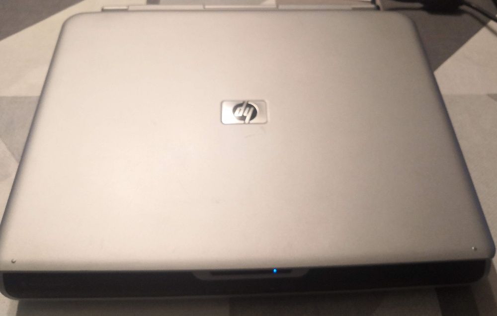 Продавам лаптоп HP Pavilion zv6000