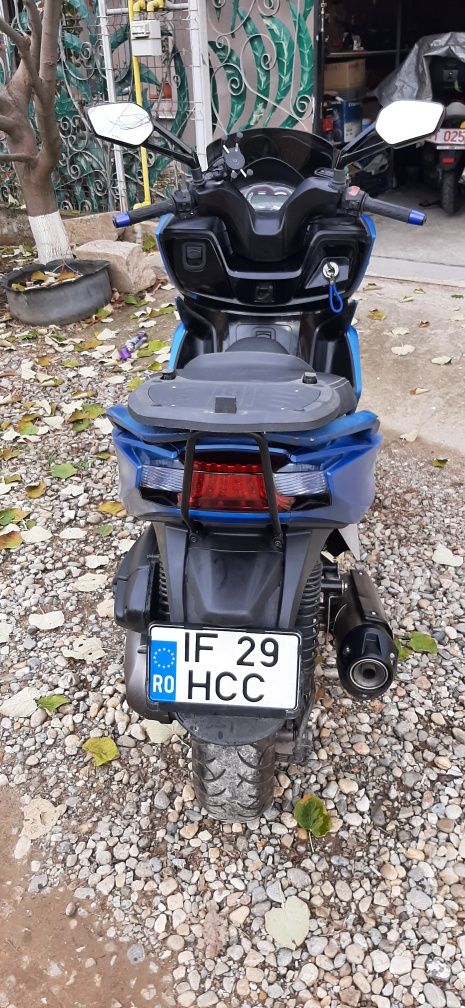 Scuter kymco k-xct 300i