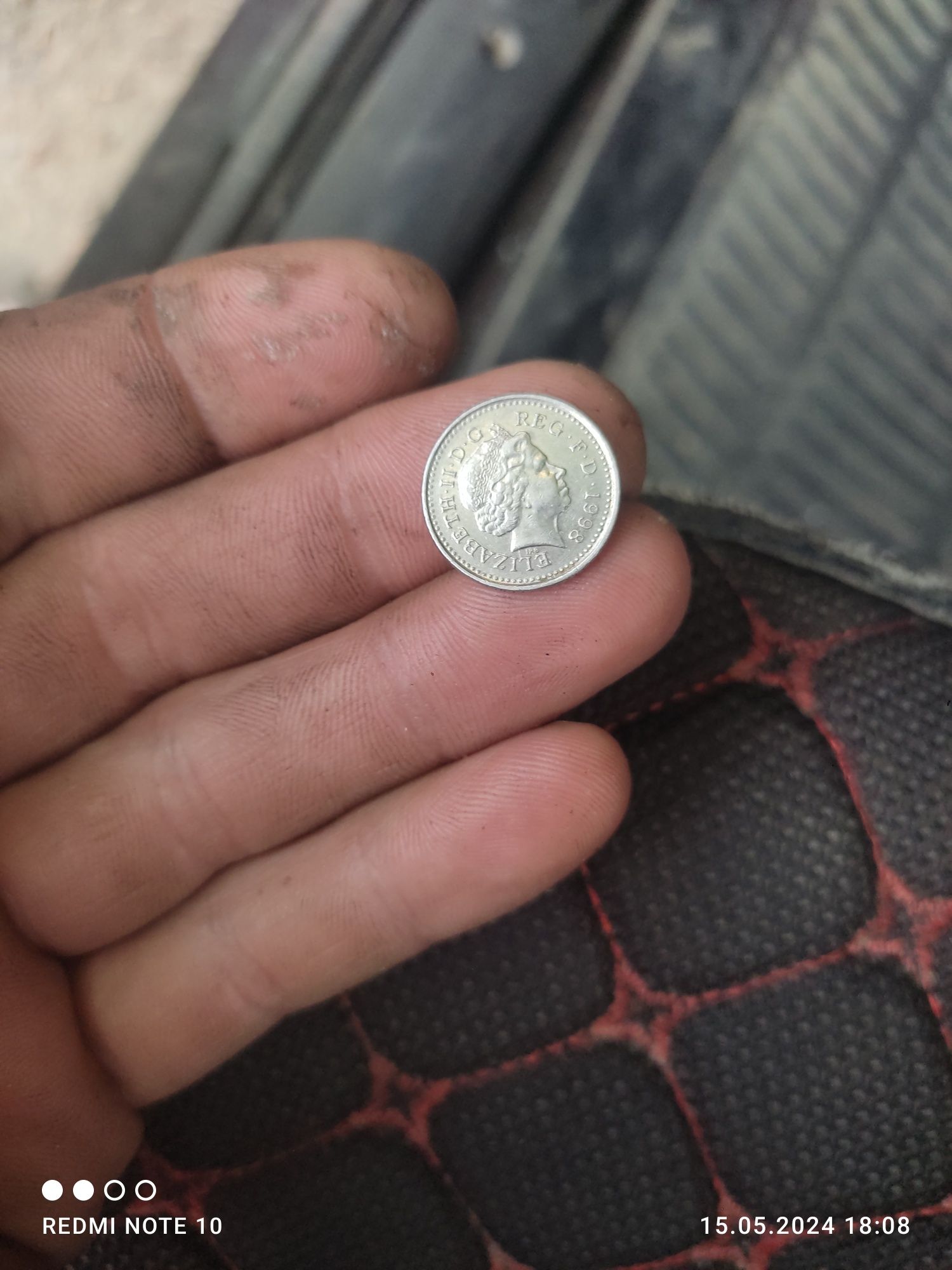 монета 1998 год Элизабет монетасы 1 мил