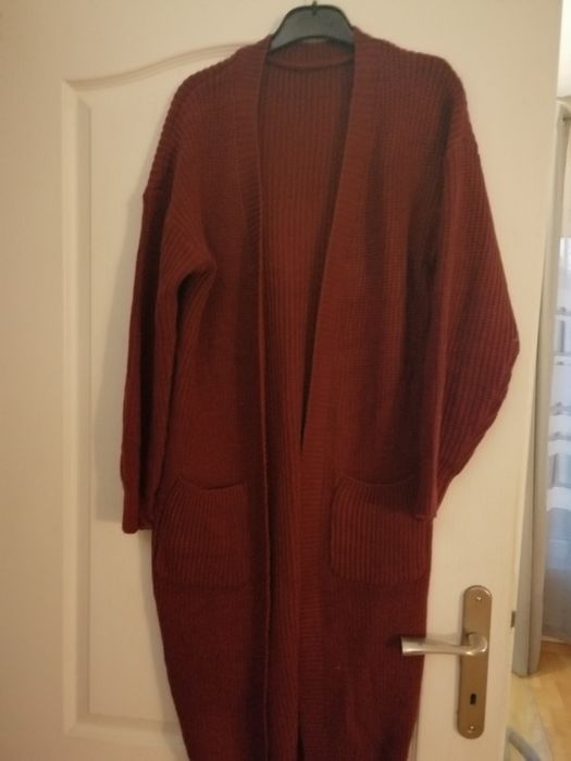 Cardian tricotat marimea L culoare grena nou