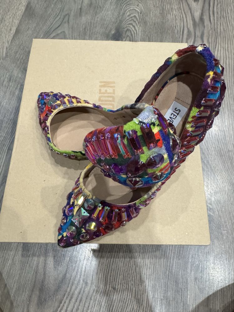 Обувки steve madden номер 37