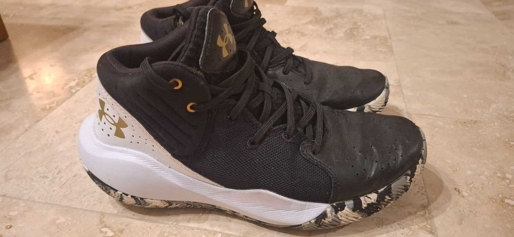 Adidași Under Armour masura 42