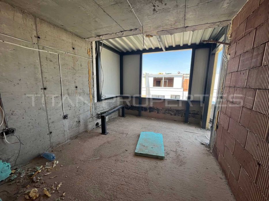 Продава се Четиристаен апартамент в Пловдив, Остромила - 189 кв.м за 1150 €/кв.м - Снимка #9