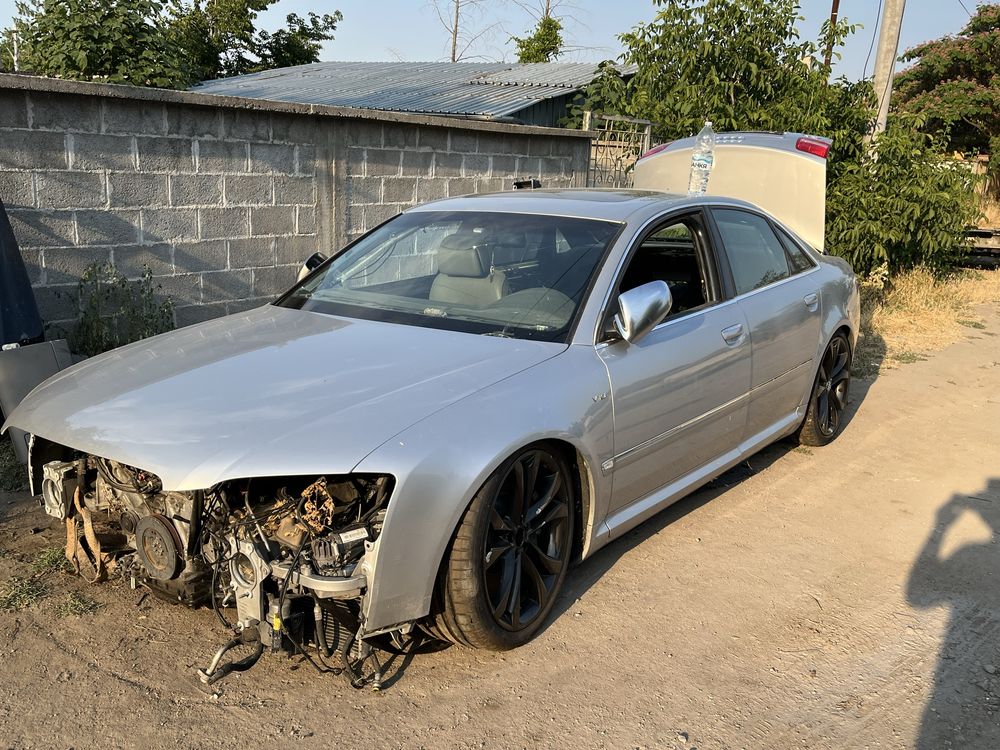 Audi S8 5.2 v10 d3 на части