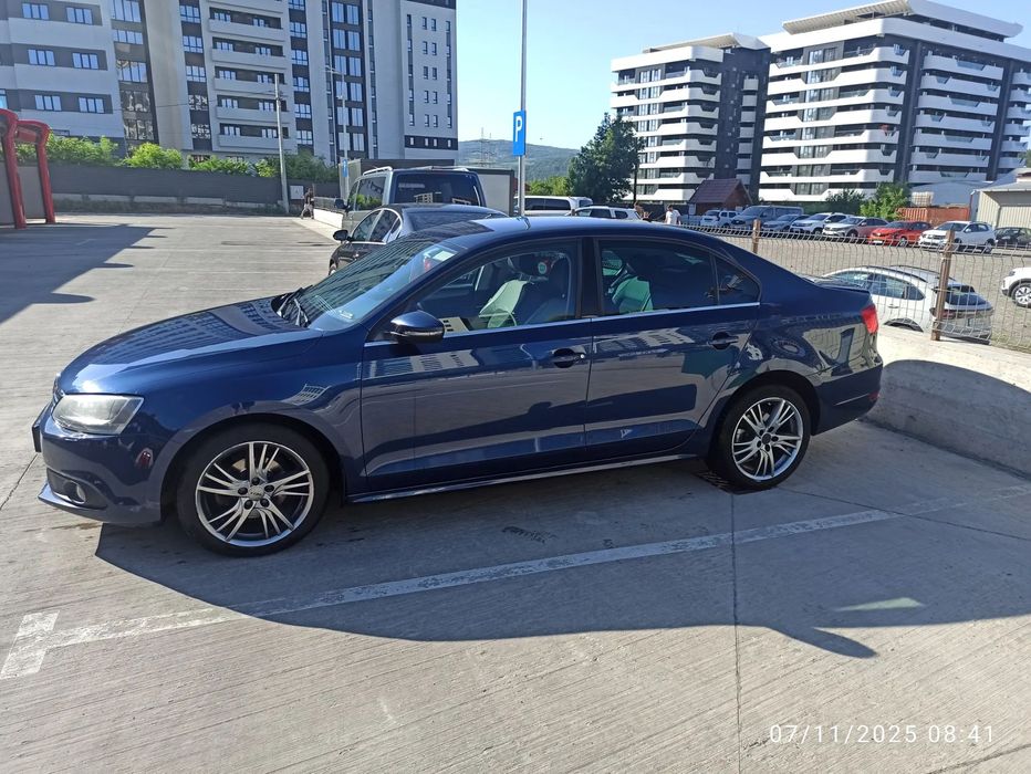 Volkswagen Jetta Masina functioneaza foarte bine, detin carte service