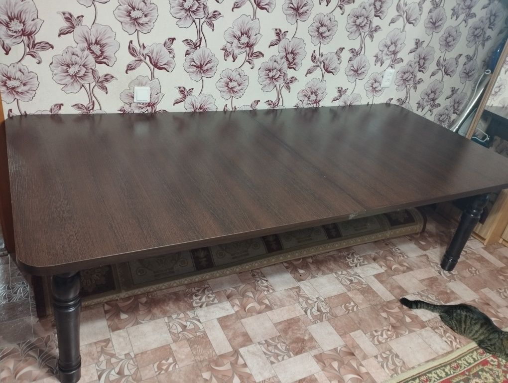 Продам стол 2 в 1 высокий и низкий казахский
