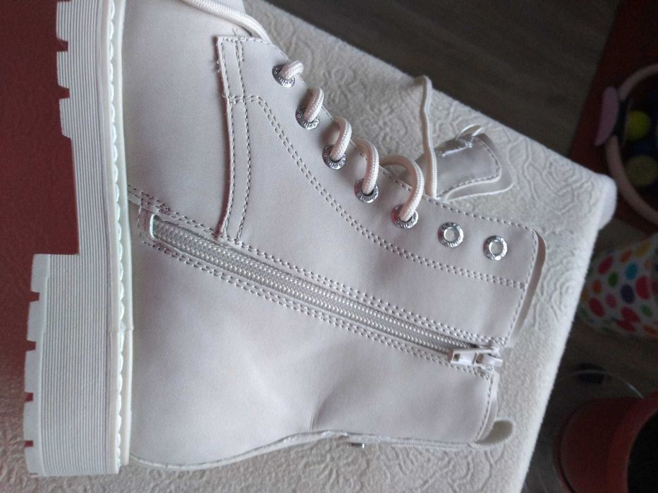 Ghete elegante Bench bej, cu talpă groasă