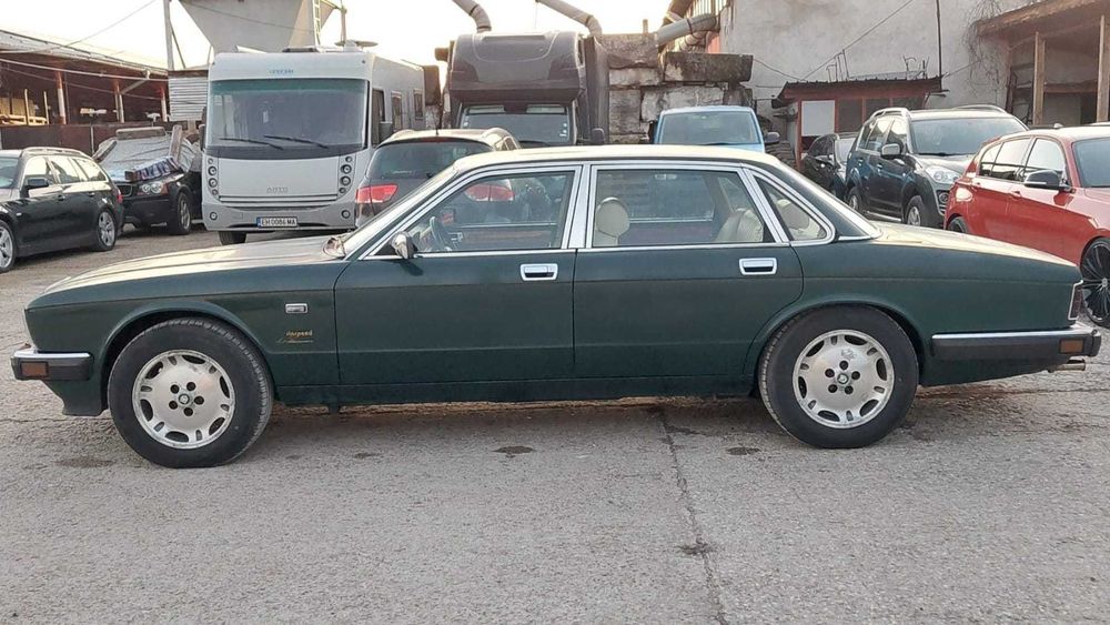 Ягуар xj суверен 4.0 шест цилиндъра 1990 година