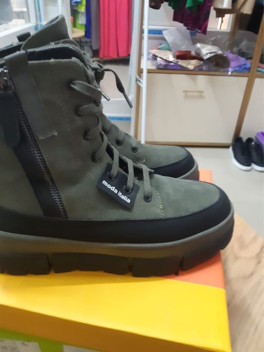 Продам новые сапоги итальянские