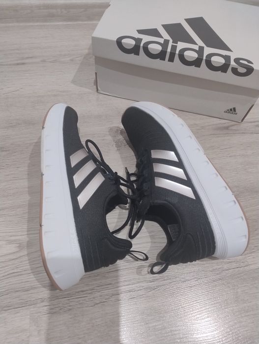 Adidas Swift Run marimea 39