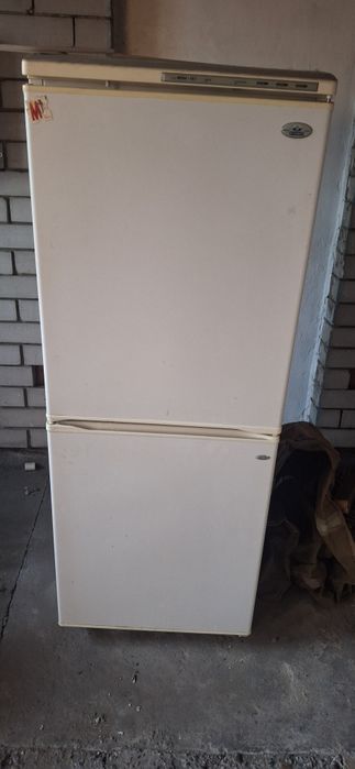Продам холодильник