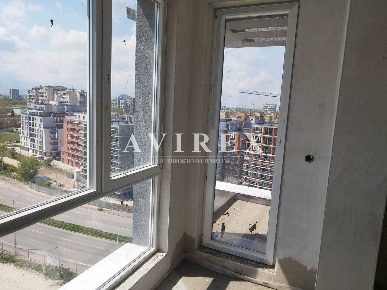 Продава се Тристаен апартамент в Пловдив, Гагарин - 126 кв.м за 1172 €/кв.м - Снимка #1