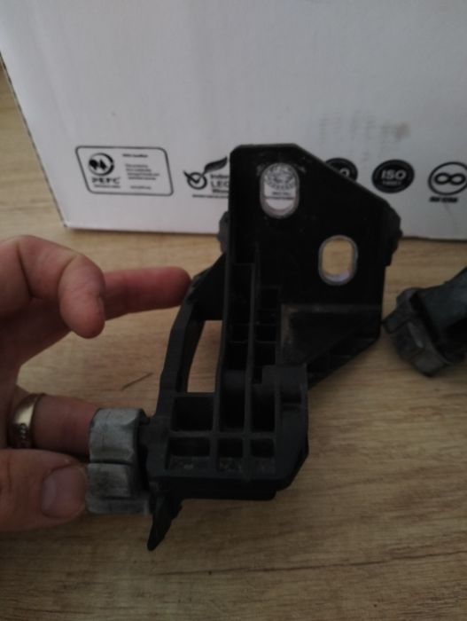 Suporți radiatoare Mercedes Benz clasa C W205