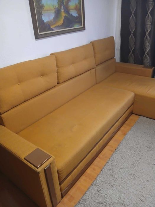 Apartament cu 2 camere utilat și mobilat de vânzare.