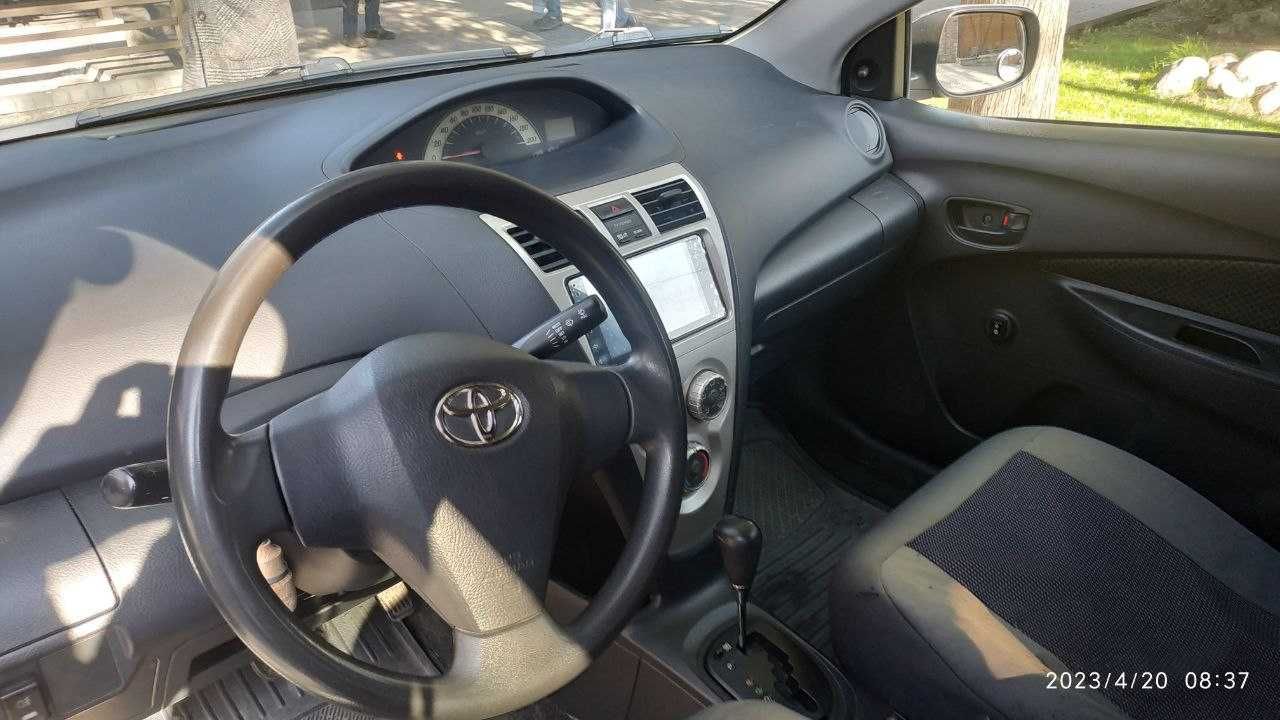 продам Toyota Yaris