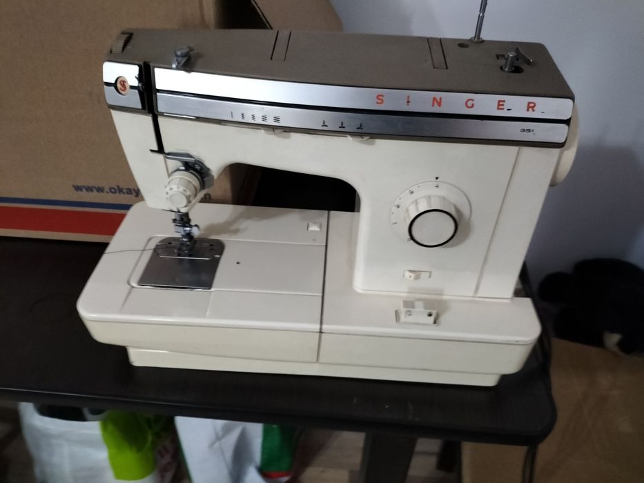 Mașină de cusut Singer