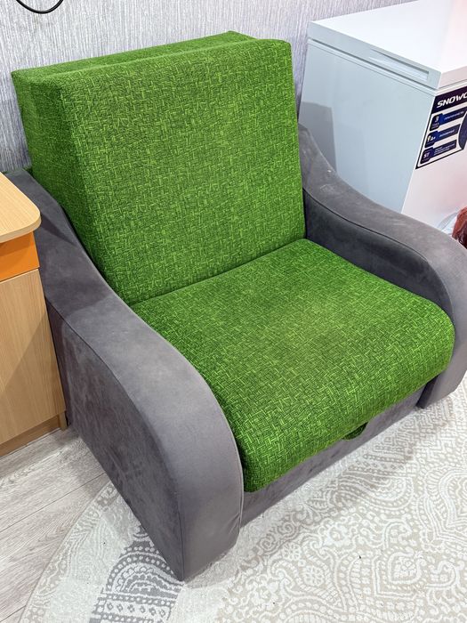 Диван и два кресла, все раскладывается