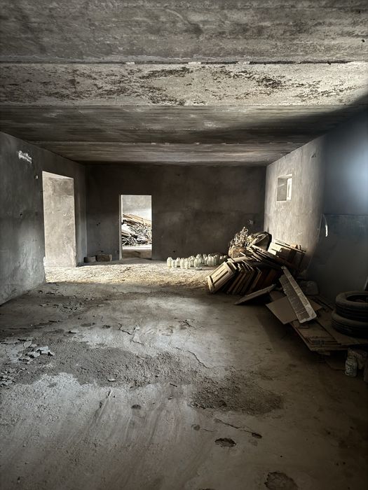 Sergeli hovli arenda 2 etaj 8 sotix