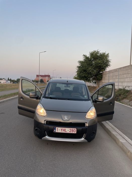 Peugeot Partner cu 5 usi