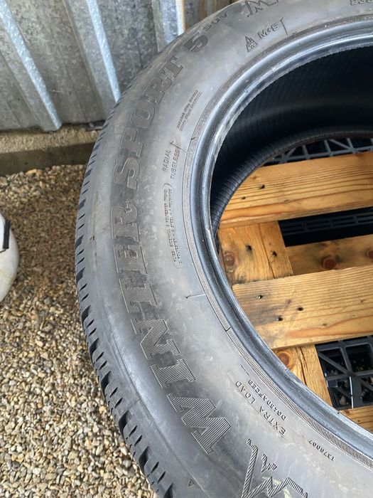 235/60/18 Дънлоп Зимни